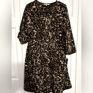 Animal print dress, above the knee, working front zipper, elastic waist, pockets